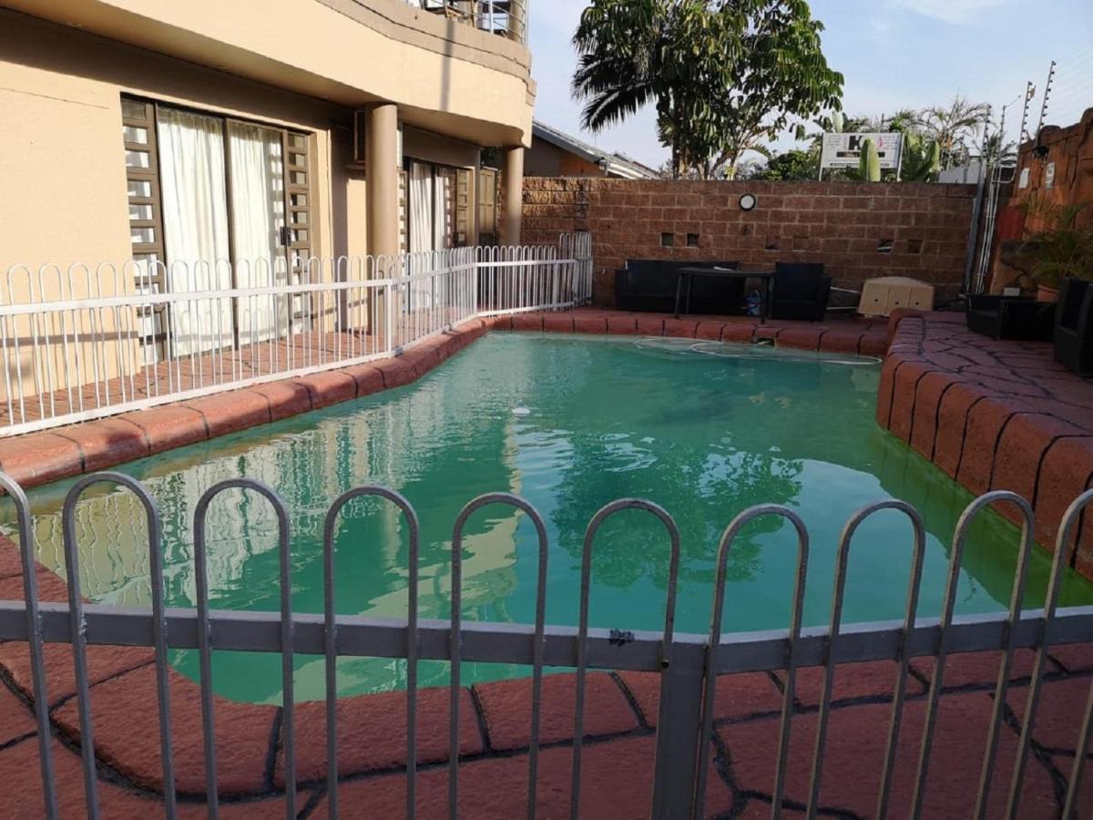 דורבן Dolphin Coast B&B מראה חיצוני תמונה